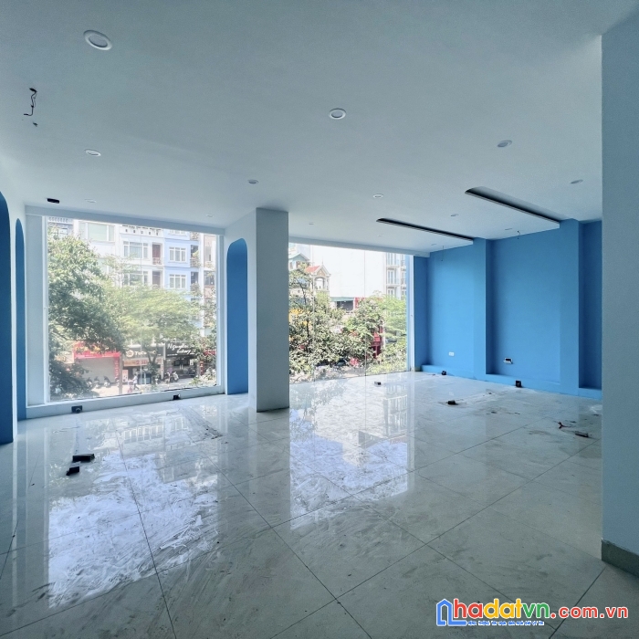 Nhượng tầng 3, tầng 4 mặt tiền 93 đào tấn.