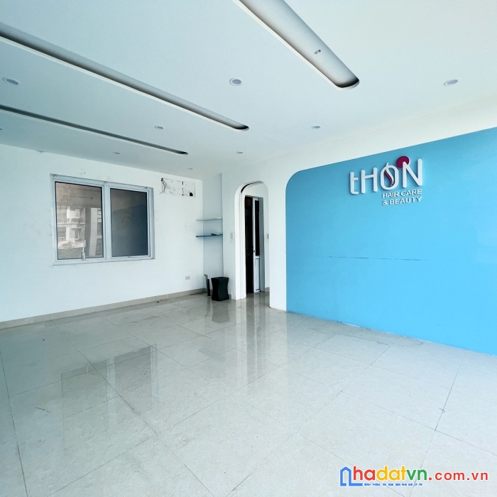 Nhượng tầng 3, tầng 4 mặt tiền 93 đào tấn.