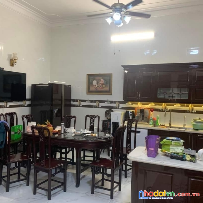 Bán nhà phân lô phạm tuấn tài, gara, ô tô tránh, vỉa hè kinh doanh, 65m2 nhỉnh 12 tỷ