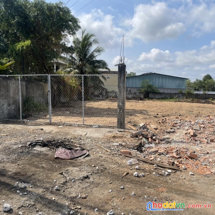 Chính chủ cần bán gấp lô đất mặt tiền quốc lộ 1a