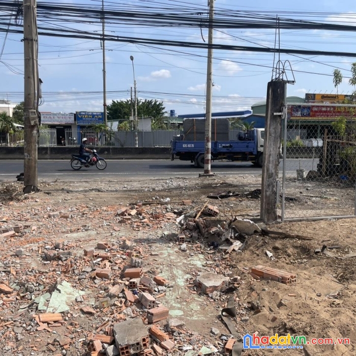 Chính chủ cần bán gấp lô đất mặt tiền quốc lộ 1a