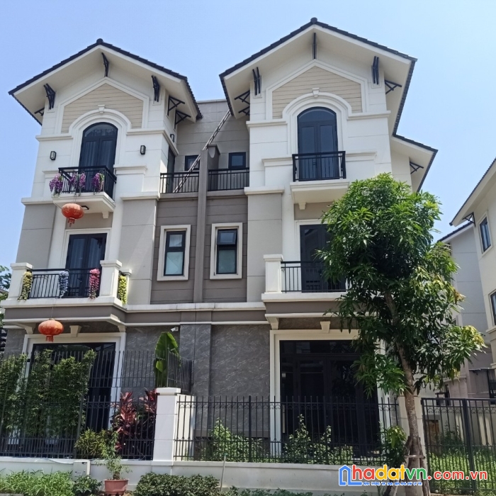 Biệt thự 135m hàng hót siêu hiếm căn áp góc gần công viên chục đường thông, sổ hồng lâu dài