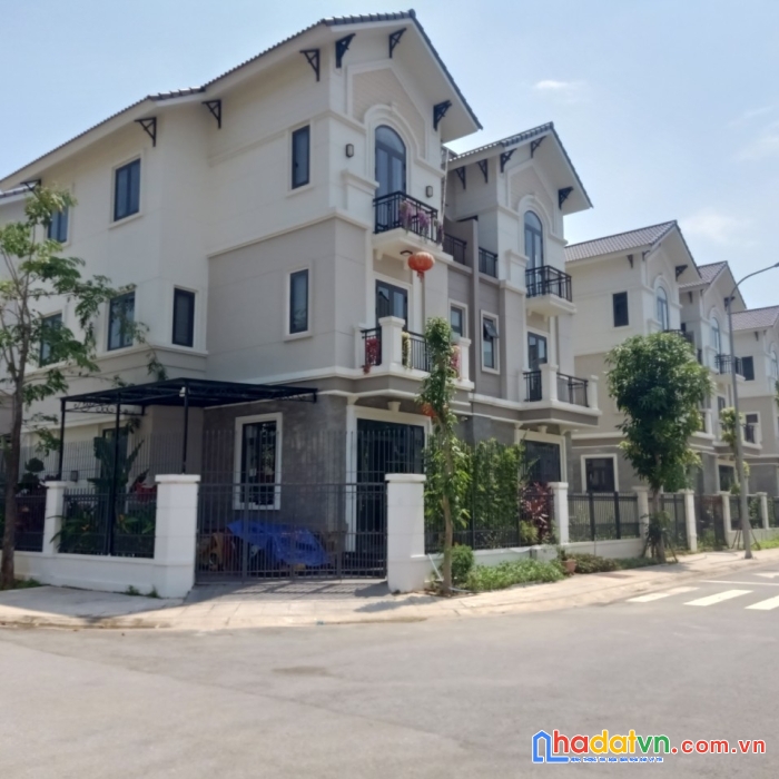 Biệt thự 135m hàng hót siêu hiếm căn áp góc gần công viên chục đường thông, sổ hồng lâu dài