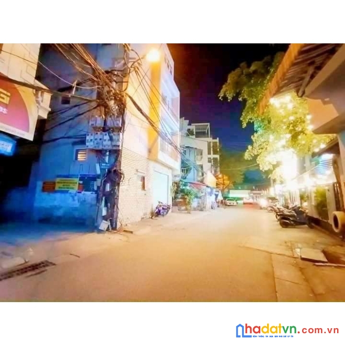 Bán nhà đẹp 4 tầng dt: 64m2 sổ đỏ gồm 4 phòng ngủ mt: 5.6m chỉ 50m ra ôtô giá 6 tỷ có thương lượng