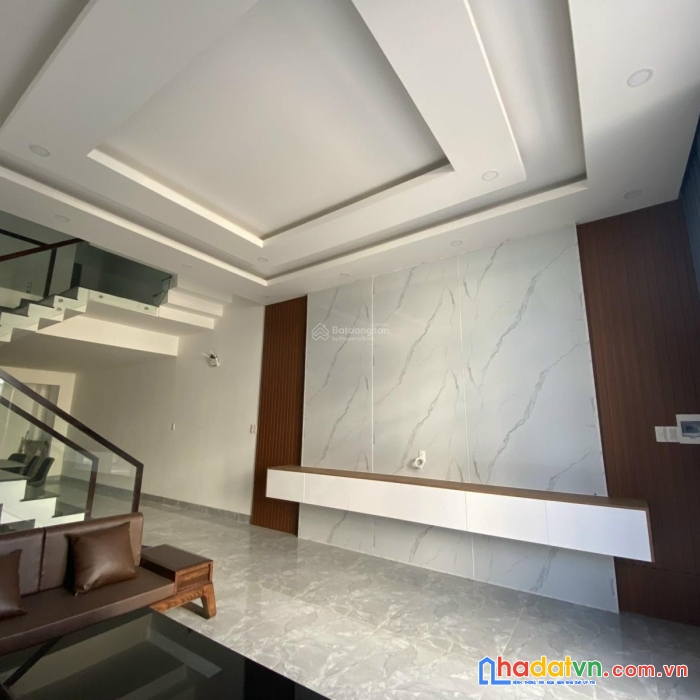 Bán gấp trong tháng 6 nhà phố 3 tầng