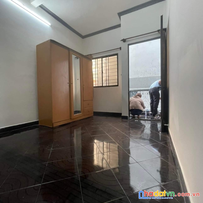 Bán nhà hẻm xe hơi hoàng diệu q4 cách q1- 100 m dtsd 90 m- 4 tấm có 4 tỷ
