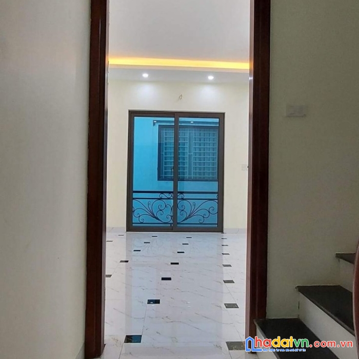 Chính chủ cần bán nhà phố văn cao quận ba đình 37m 2 x4 t 3,5 tỷ ô tô