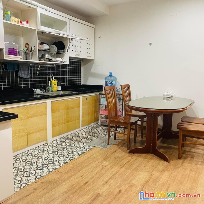 Hà thành  plaza 102 thái thịnh, đống đa. s68m2, 2 ngủ, 1wc. giá chào: 2,7 tỷ( có gia lộc)