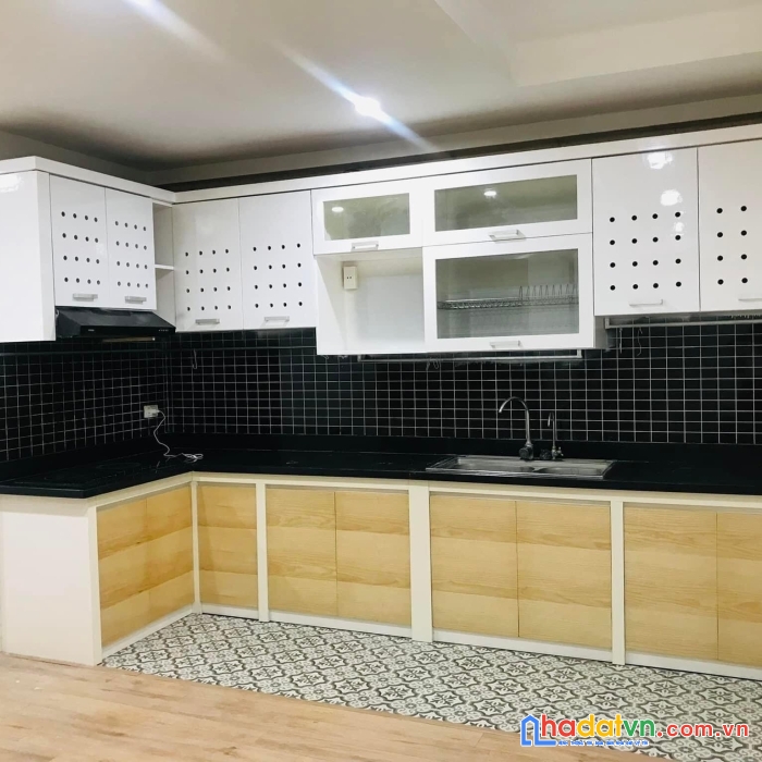 Hà thành  plaza 102 thái thịnh, đống đa. s68m2, 2 ngủ, 1wc. giá chào: 2,7 tỷ( có gia lộc)