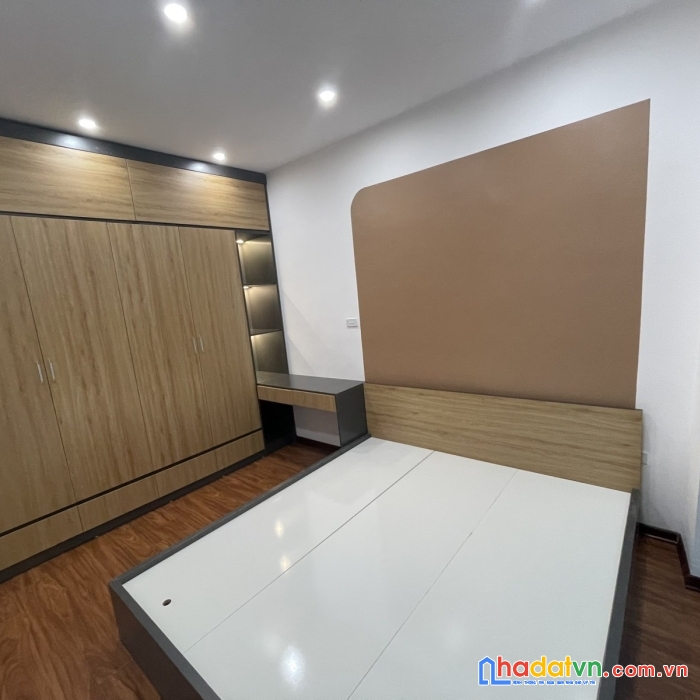 Bán nhà hào nam gấp 52m2*4 tầng mt 3,4m nhỉnh 5 tỷ.