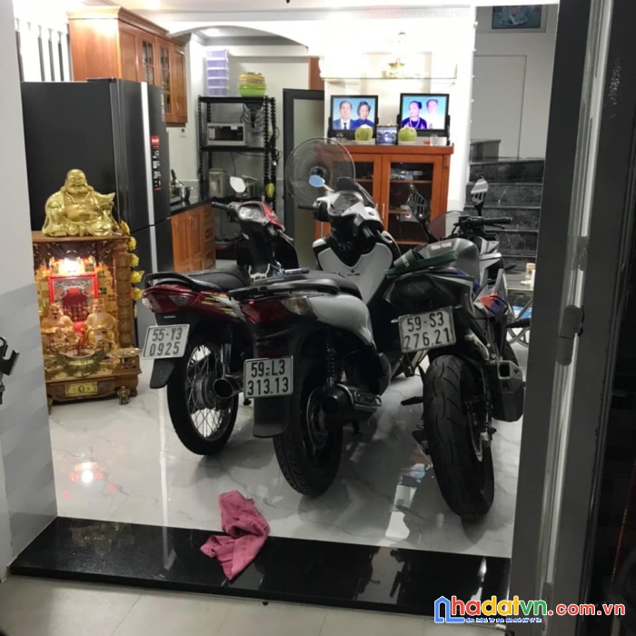 Gấp bán lô góc - 4.2 x 6.2 - xe 16 chỗ quay đầu - cách mt nguyễn kiệm vài bước chân - chỉ nhỉnh 5