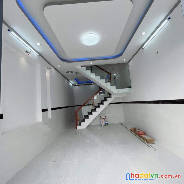 Nhà mới xây 1 triệt 1 lầu-nằm ngay cây xăng thạnh phú vĩnh cửu