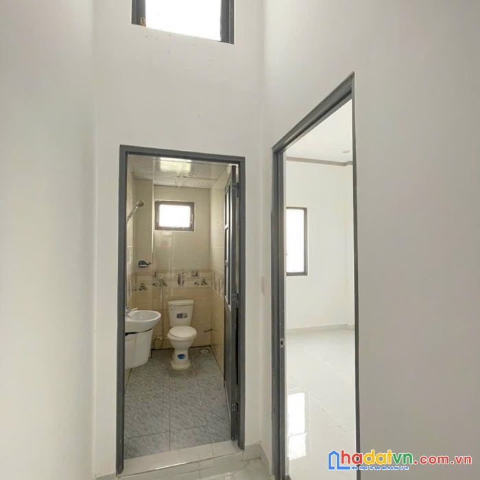 Nhà mới xây 1 triệt 1 lầu-nằm ngay cây xăng thạnh phú vĩnh cửu