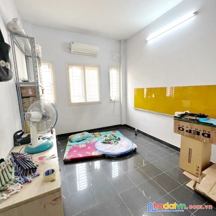 Nhà 4 tầng gần mt nguyễn biểu p2q5. giá 5,28 tỷ tl