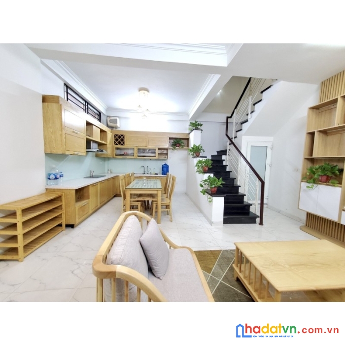 Bán nhà hoàng cầu 31m2 4 tầng, 2 thoáng, 15m ra oto, nở hậu, an sinh đỉnh, lh 0966037496