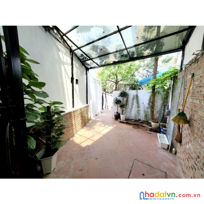 Bán nhà hoàng cầu 35m2 4 tầng, nở hậu, 2 thoáng trước sau, ô tô, lh 0966037496