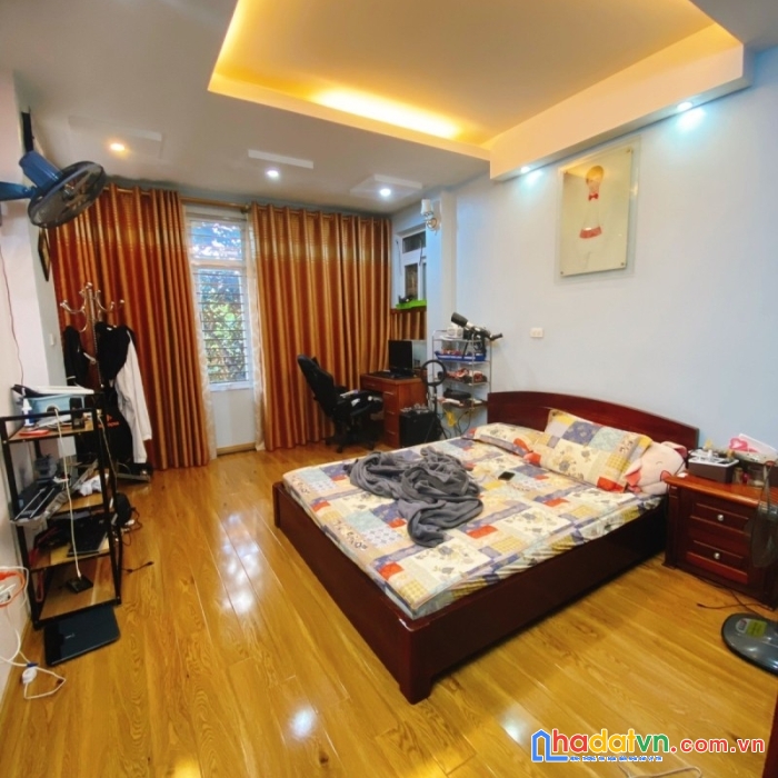 Hiếm, bán nhà ở ngay khu mai anh tuấn - hoàng cầu, 39m2 x 4 tầng, 2 thoáng, gần ô tô, an sinh tiện