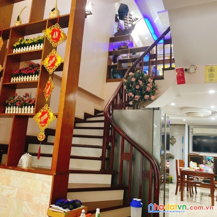 Bán nhà đặng văn ngữ 40m2 x 4t, mt5m, ô tô đỗ cổng, cầu thang cuối, 5,3 tỷ, lh 0966037496