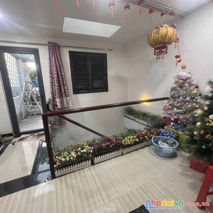 Bán nhà 5 tầng mới ở ngay, hẻm xe hơi 6m, giáp tân phú, chỉ 4 tỷ.