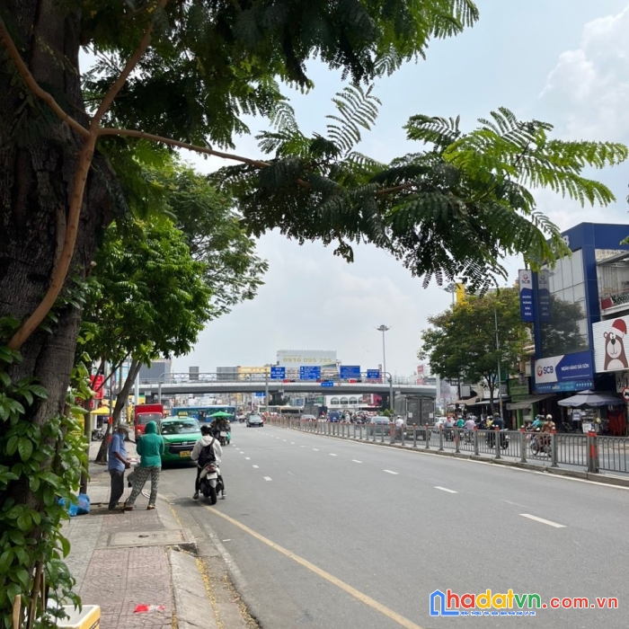 Mặt tiền kinh doanh thương mại xô viết nghệ tĩnh p.19 q.bt 10x23m hđt 150tr/th