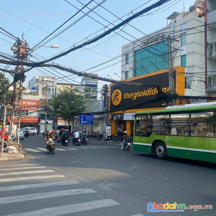 Hàng hiếm ! mặt tiền lê quang định q.bt 8 tầng 4x23m thang máy hđt 80tr/th nhỉnh 19 tỷ tl