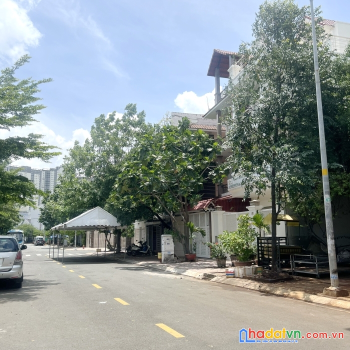 Bán 2 nhà xưởng (760m2) 2 mặt đường gần cao lỗ, bình hưng, bình chánh