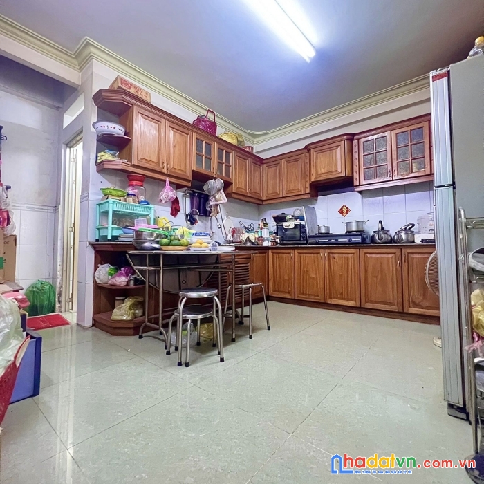 Cần bna nhà 5 tầng, hẻm ô tô, khu biệc thự adc, thoại ngọc hầu , tân phú.