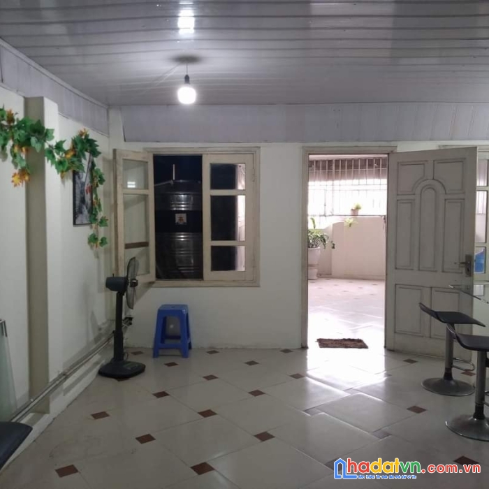 Cắt lỗ 3 tỷ đất mặt phố giải phóng 292m2 sổ đỏ, tăgnj nhà 3 tầng, giá siêu rẻ 29.5 tỷ