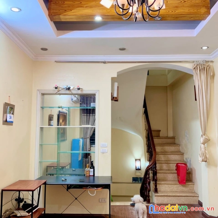 Bán nhà phố kim giang dt:35m2 5 tầng mt:3.5m 3 phòng ngủ ngõ ba gác chỉ 30m ra ô tô giá: 3.15 tỷ .
