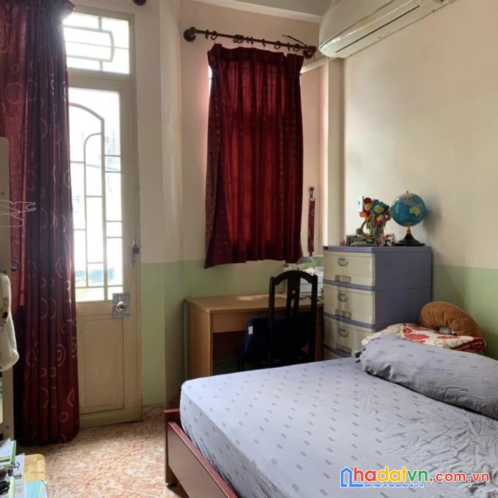 Cần bán gấp!!
huỳnh văn bánh - phường 17- phú nhuận