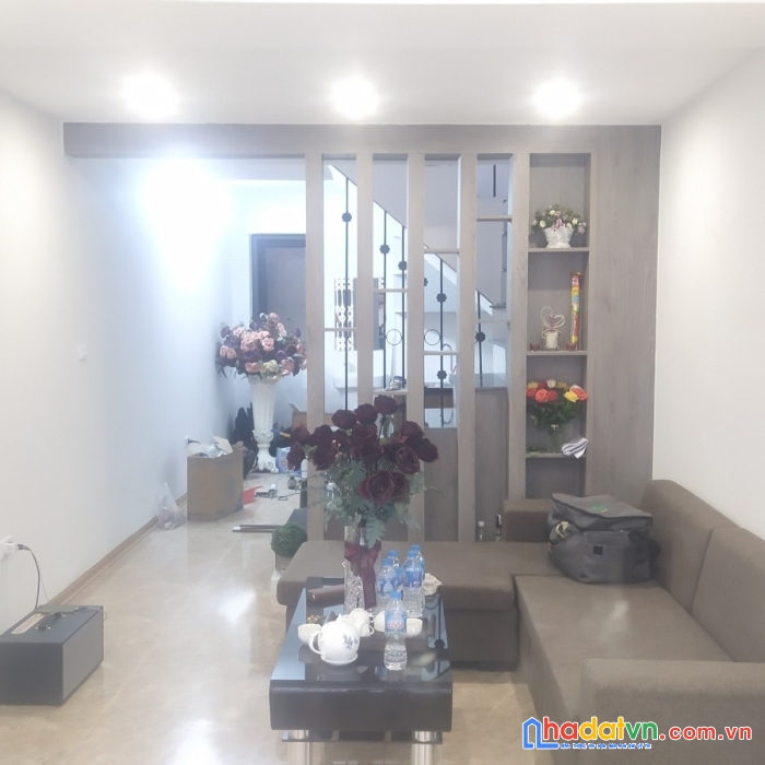 Chính chủ cần bán nhà mặt phố phùng khoang quận nam từ liêm 45m2 x 4 tầng 6.3 tỷ ô tô kd