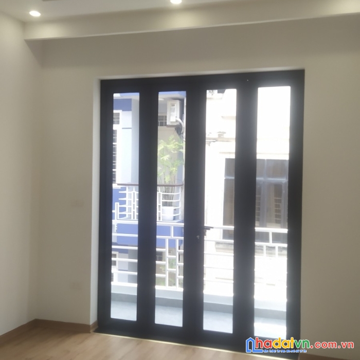 Chính chủ cần bán nhà mặt phố phùng khoang quận nam từ liêm 45m2 x 4 tầng 6.3 tỷ ô tô kd