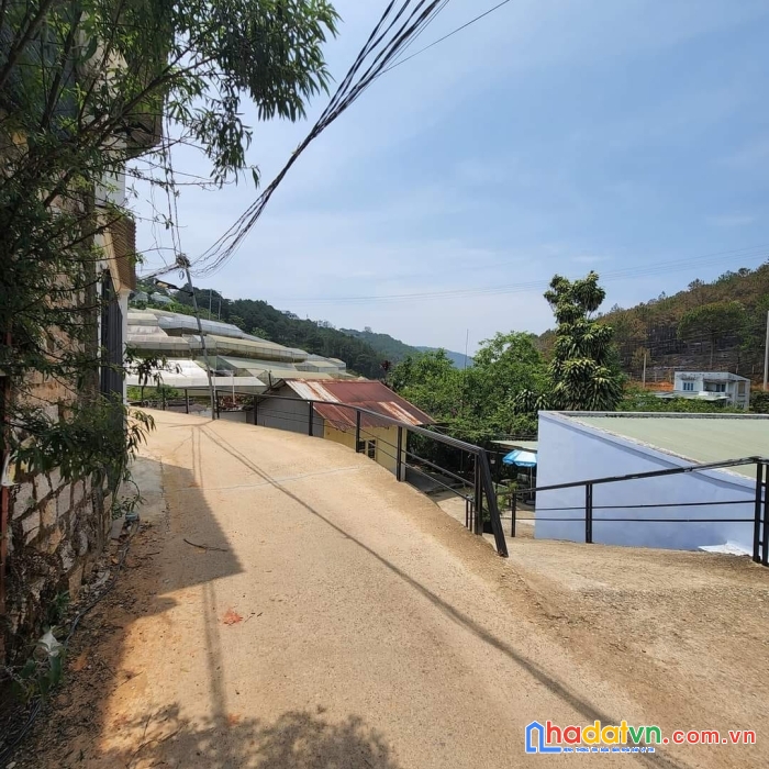 ( gấp quá rồi ) giảm chỉ còn 2 tỷ - sở hữu căn nhà view đẹp hẻm ô tô hùng vương, đà lạt