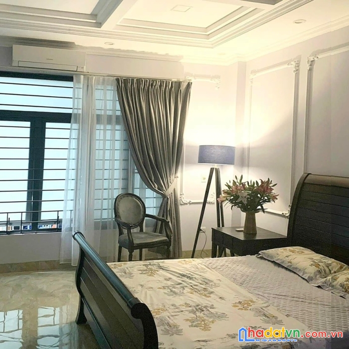 Siêu mẫu đống đa 45m * 5t - 2 thoáng - nhà đẹp full nội thất - nhỉnh 7 tỷ - ở ngay.