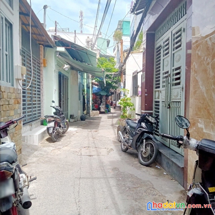 Nhà bán mới 2 tầng hẻm thông đường 84 cao lỗ p4q8 - 4 tỷ 860