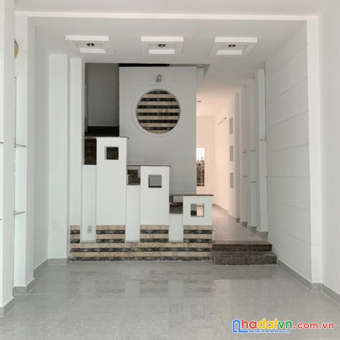 Cho thuê nnc 4 tầng, 2 mặt hẻm, ôtô tới nhà đường dương bá trạc p1q8. giá 21 triệu