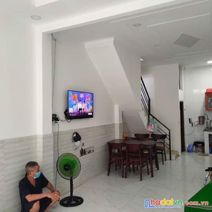 Nhà nơ trang long bình thạnh 40m 2 tầng 5,5 tỷ . xe tải đỗ cửa