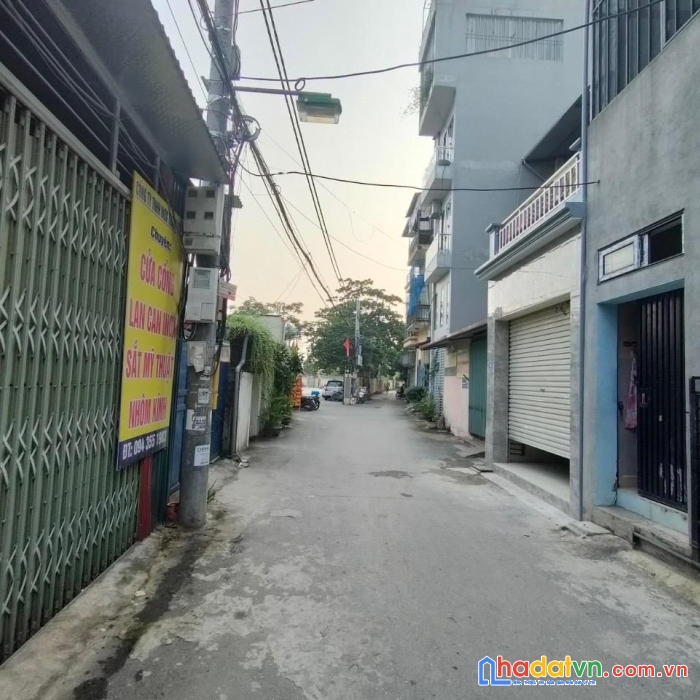 Cần bán mảnh đất tại xuân phương 38 m2 mt rộng 4.5 tỷ