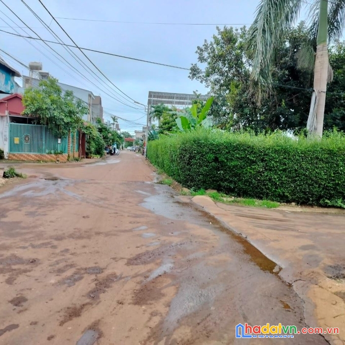 Chính chủ cần bán lô đất hẻm 22 phạm hùng,  tân an, buôn ma thuột