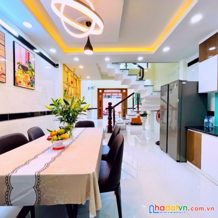 Gấp bán hạ 400tr còn 8,x tỷ cho nhà 5 tầng quang trung, xe hơi vào nhà, mới tinh