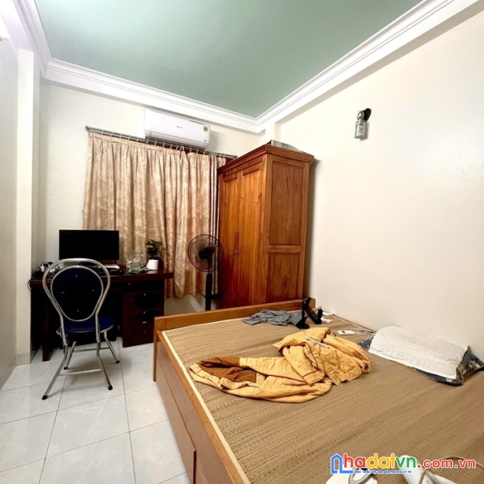 Bán nhà cát linh, đống đa 40m2 x 4 tầng, tiện ích ngập tràn, ngõ nông, 5 tỷ, lh 0966037496