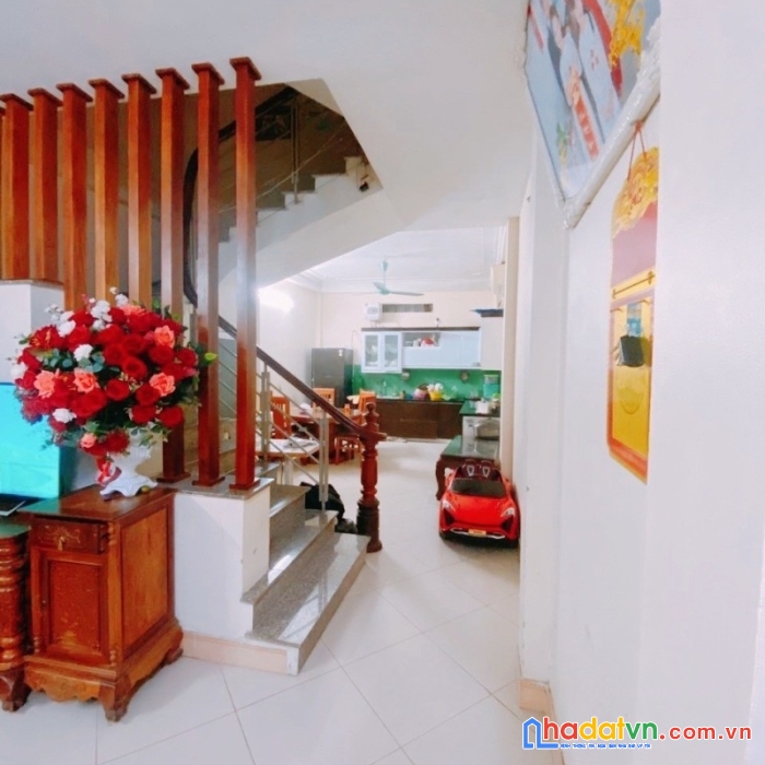 Bán nhà hào nam, đống đa 42m2 x 4 tầng, lô góc, ô tô tránh, 2 thoáng, chỉ 4,7 tỷ, lh 096 6037496