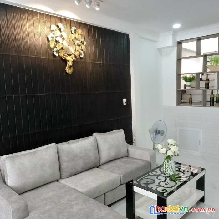 Cho thuê nhà mới nguyên căn mặt tiền ql50 bình hưng, giá 15 triệu