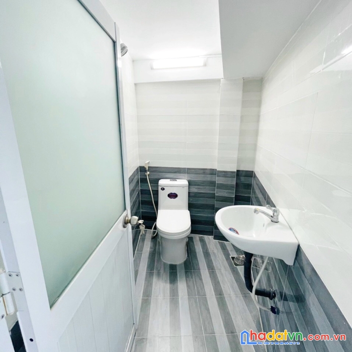 Nhà mới hẻm 330 âu dương lân p3q8 - giá : 3.15 tỷ (thương lượng)