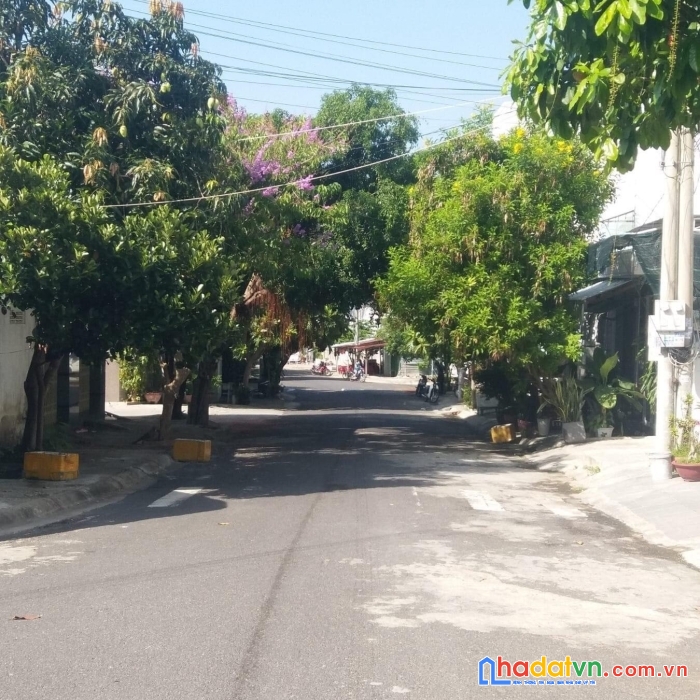 Chính chủ cần ra hàng gấp, nhà 2 mặt tiền vị trí đẹp tại  khu hòn xện - vĩnh hoà - nha trang .