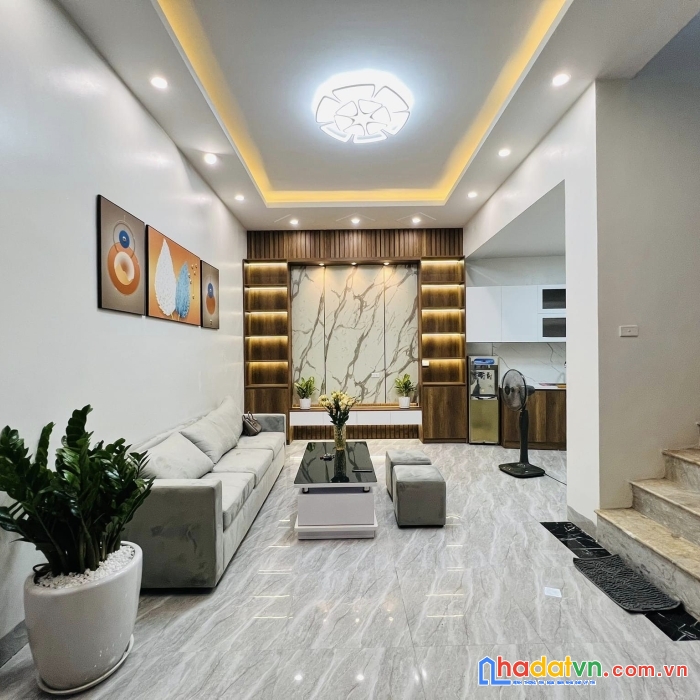 Chưa tới 4 tỷ sở hữu ngôi nhà 5 tầng 4 phòng ngủ ôtô đậu cổng - thiết kế hiện đại sang trọng chủ