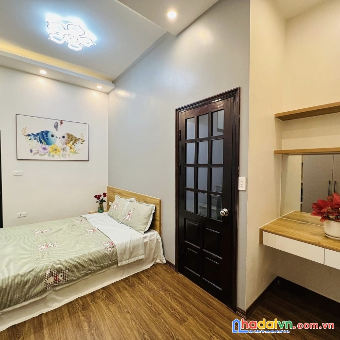 Chưa tới 4 tỷ sở hữu ngôi nhà 5 tầng 4 phòng ngủ ôtô đậu cổng - thiết kế hiện đại sang trọng chủ