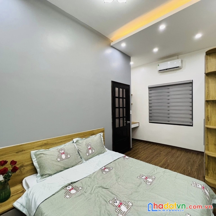 Chưa tới 4 tỷ sở hữu ngôi nhà 5 tầng 4 phòng ngủ ôtô đậu cổng - thiết kế hiện đại sang trọng chủ