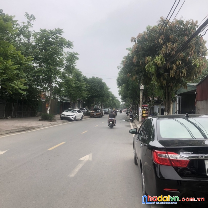 Bán đất long biên - một nhà ra ngõ - ô tô vào đất - giảm sốc 200tr.