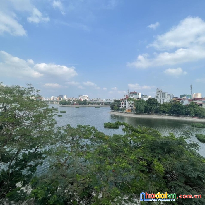 Chính chủ cần bán căn nhà mặt tiền phố mai anh tuấn, mặt hồ hoàng cầu